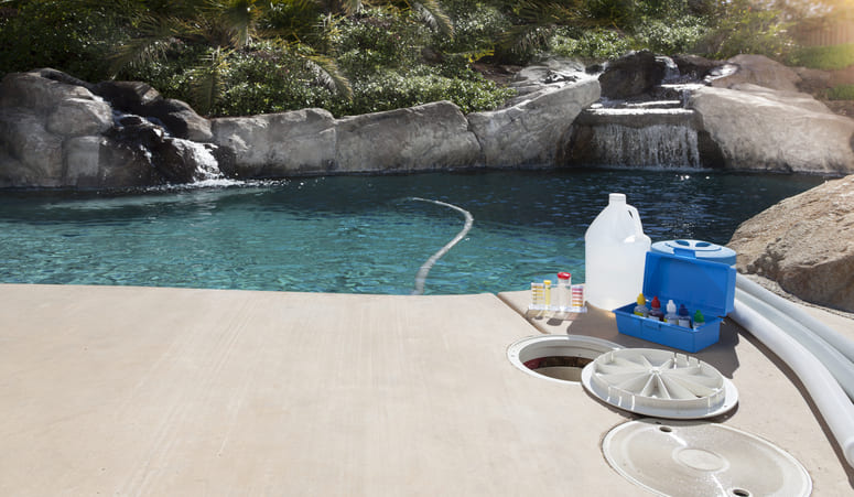 Un anti-algues de piscine peut avoir un effet préventif ou curatif selon les modèles